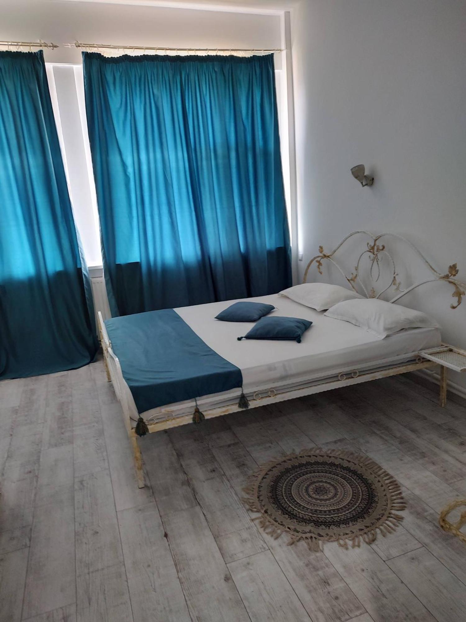 Bed and Breakfast Puzzle Magic à Piteşti Extérieur photo